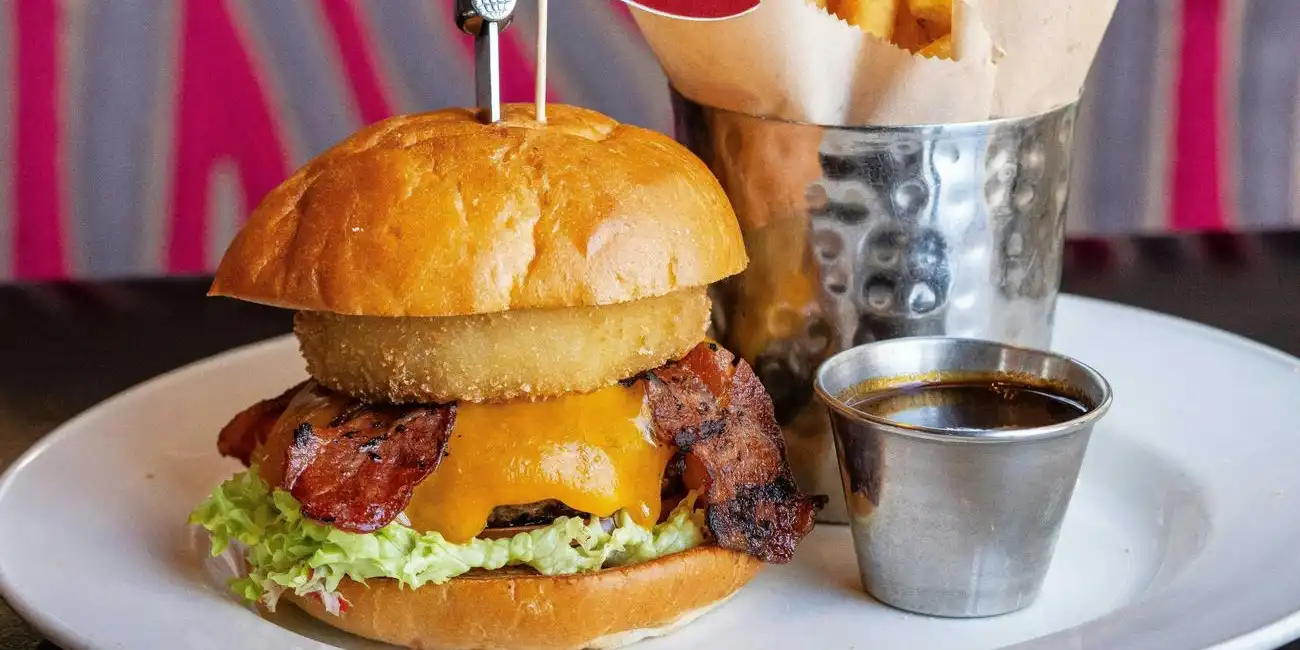 Savor the best culinary experiences NYC has to offer with diverse dining options. Best Activities to Visit New York in 2025.