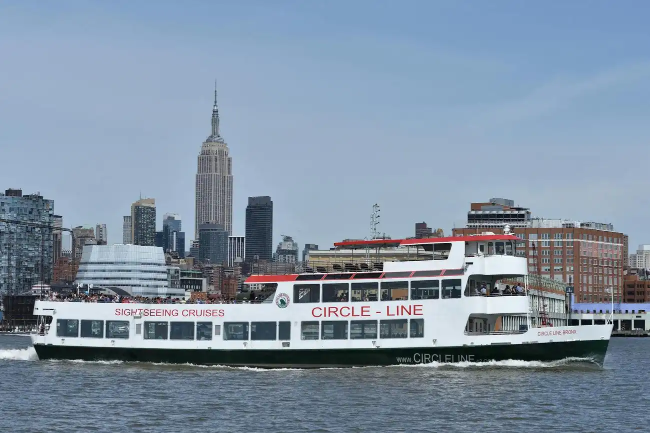Midtown Manhattan New York: 1-Hr Boat Tour by Circle Line + Audio Guide, New York, United States, NYC Pass. Midtown Manhattan New York: 1-Hr Boat Tour by Circle Line + Audio Guide, New York, United States, NYC Pass.