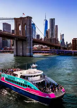 Discover NYC’s landmarks from the water with scenic sightseeing cruises. Best Activities to Visit New York in 2025.