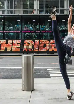 Discover NYC’s highlights with convenient hop-on hop-off bus tours. Best Activities to Visit New York in 2025.