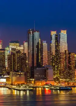 Experience NYC’s bustling nightlife with vibrant clubs, bars, and events. Best Activities to Visit New York in 2025.