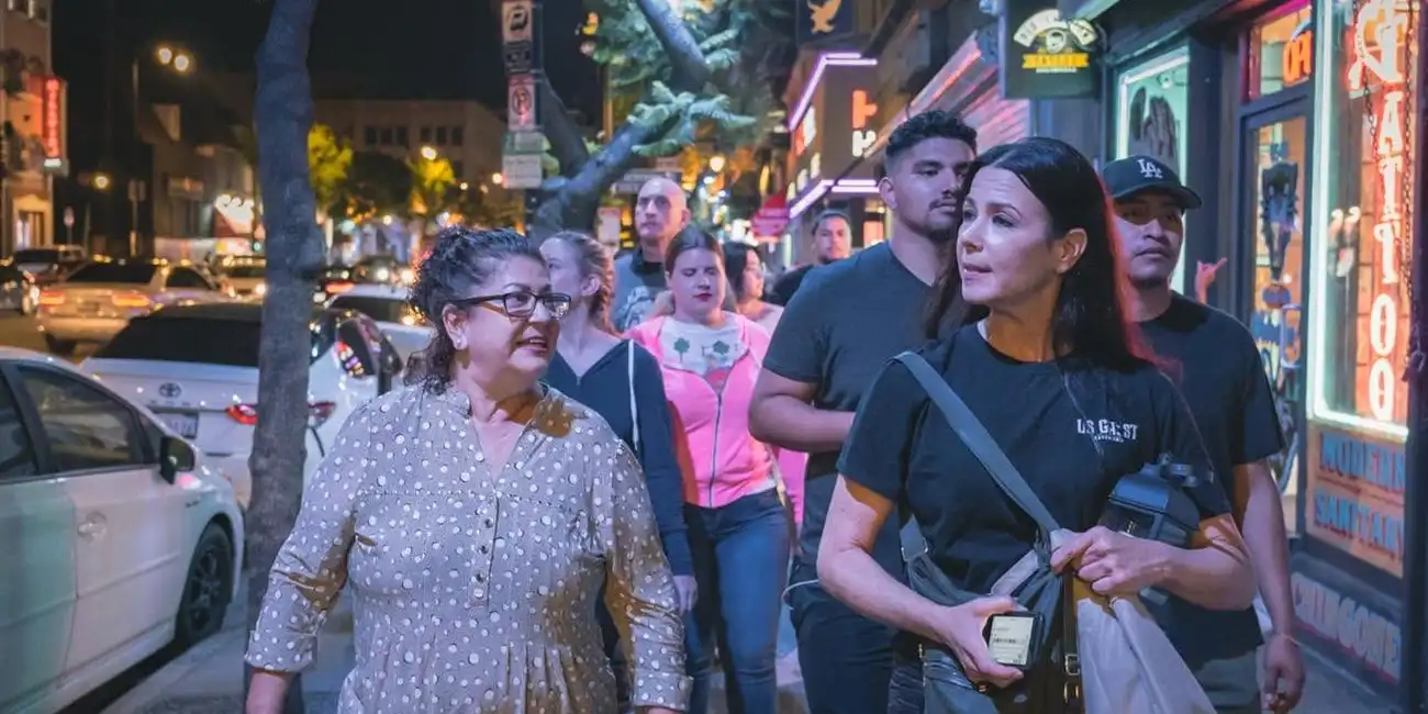 Discover NYC's neighborhoods and landmarks with engaging walking tours. Best Activities to Visit New York in 2025.