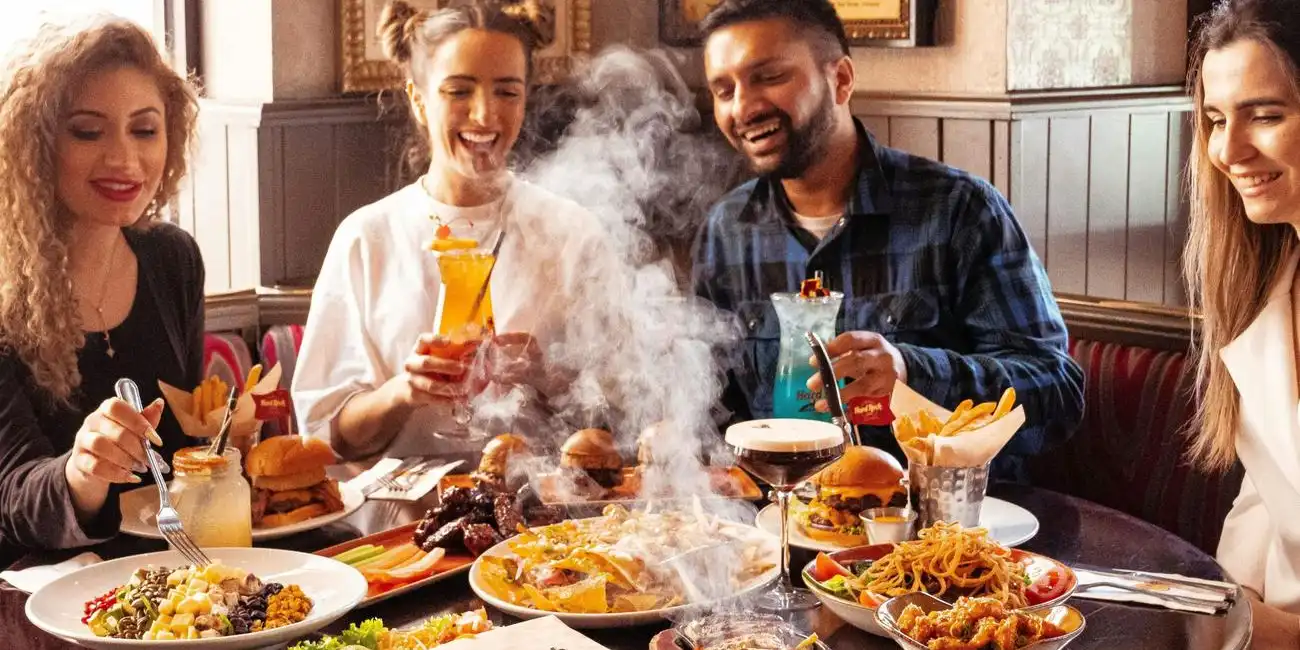 Saborea lo mejor de NYC con únicos y deliciosos tours gastronómicos. Mejores actividades para visitar Nueva York en 2025.