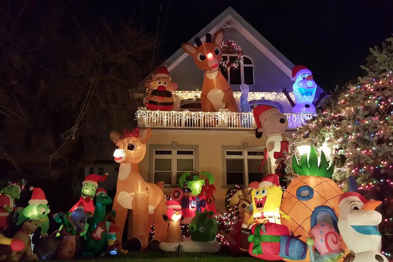New York: Dyker Heights Christmas Lights Tour from Manhattan, New York, United States, NYC Pass.