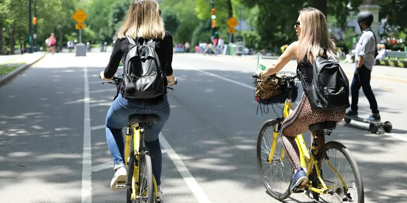 Explore NYC on two wheels with convenient bike rentals. Best Activities to Visit New York in 2025.